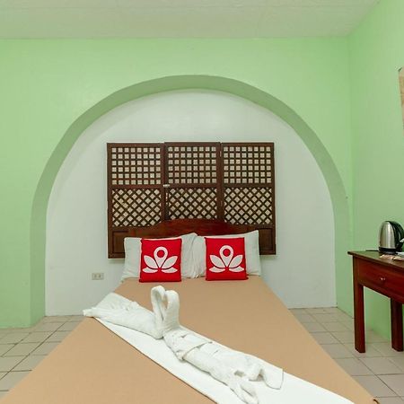 Zen Rooms Calle Crisologo فيغان المظهر الخارجي الصورة